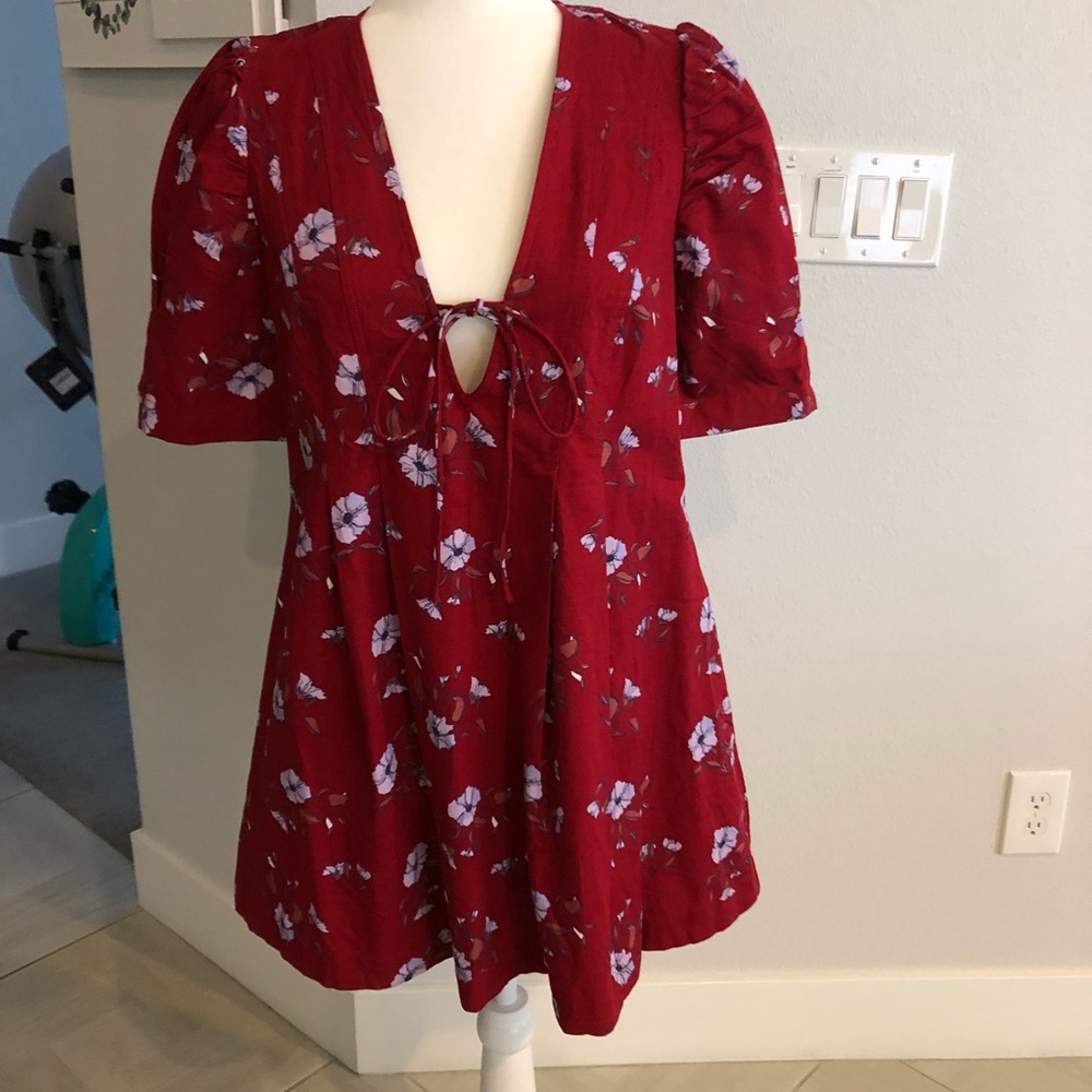 Womens Free People deep Red floral print dress/tunic. NWT. Size Medium.